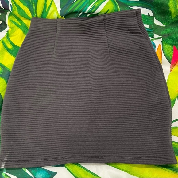 Aritzia Wilfred Free Small Grey Ribbed Bandage Mini Office Pencil Skirt - Picture 1 of 7